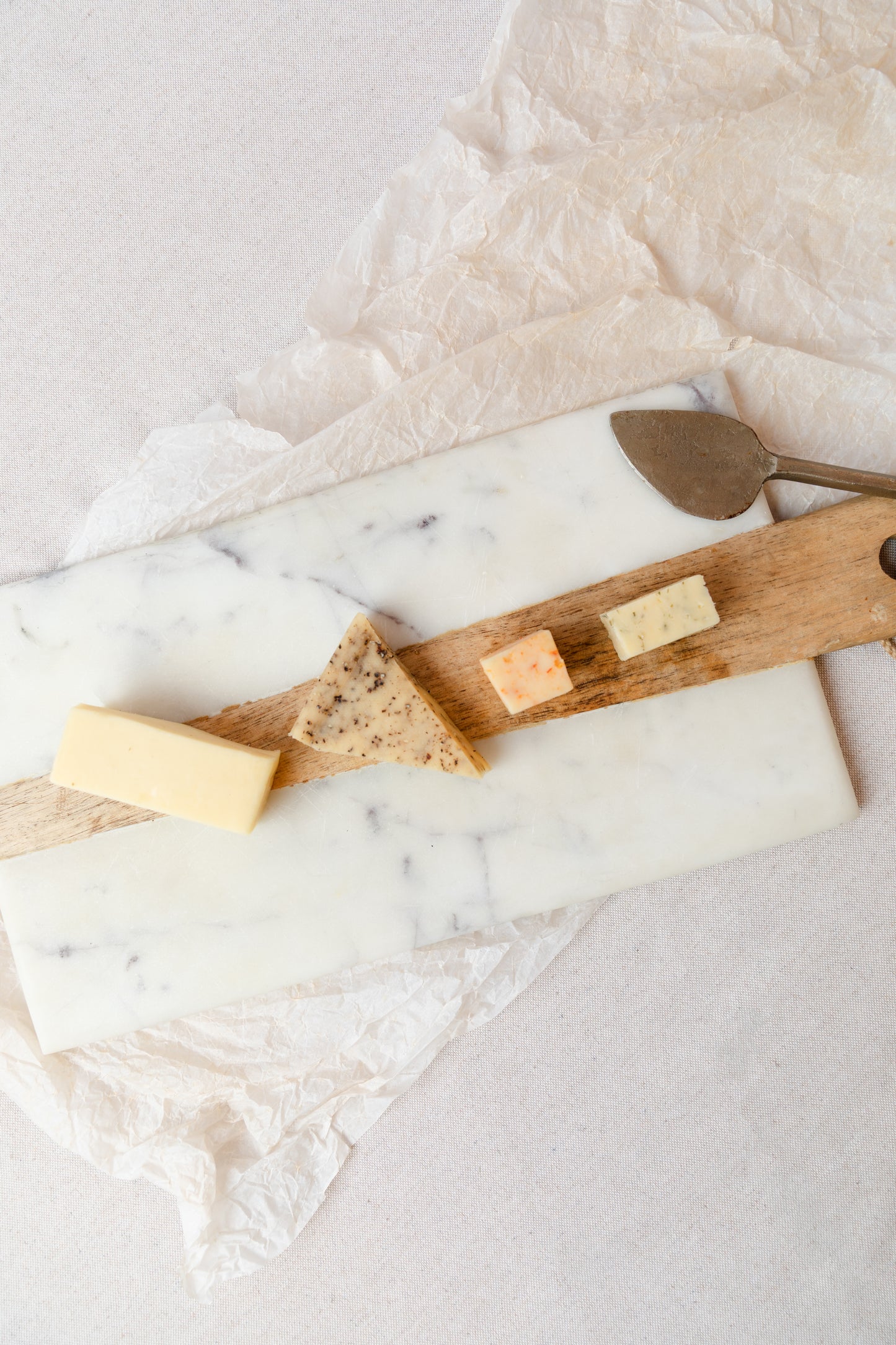 St Columba Herb & Garlic Cheddar 150g