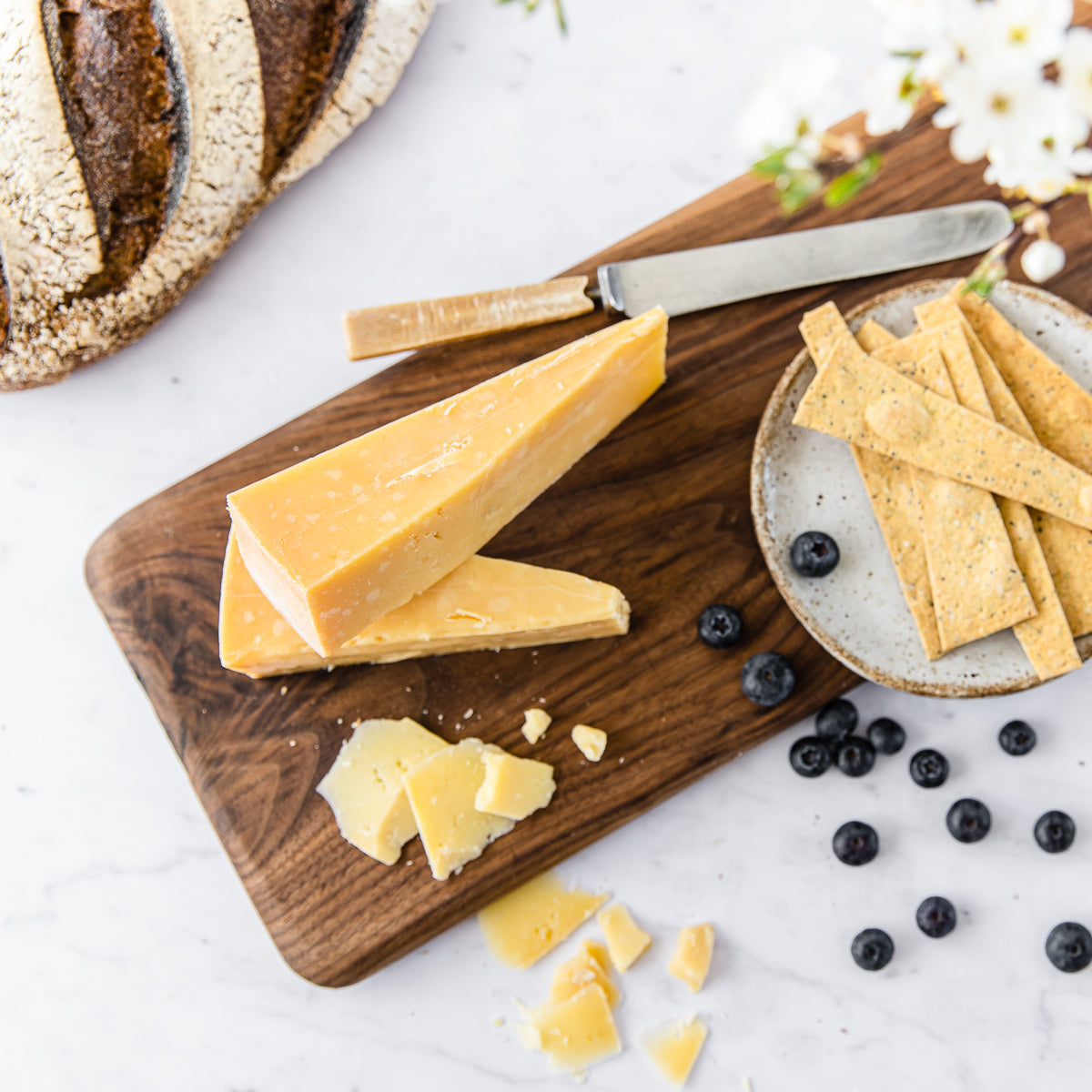 Traditional Cloth Matured Cheddar 150g